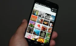 Motorola Droid Razr Maxx with Enhanced Battery Life